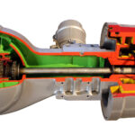 Foto eines großen Schnittmodells: Die Hinterachse eines Saurer Nutzfahrzeuges mit Planetenradsatz